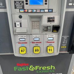 Hy-Vee Fast & Fresh - Gas pump!