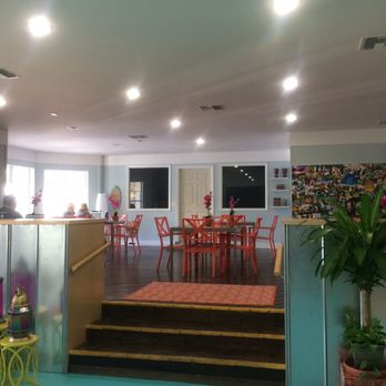 Big Island Bowls - Seating area - Acai Bowls Near Me - Newberry, Florida
