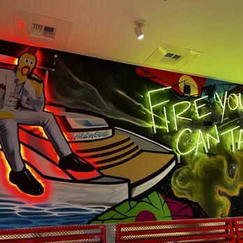 Dave's Hot Chicken - Chicken Shop Near Me - Aventura, Florida