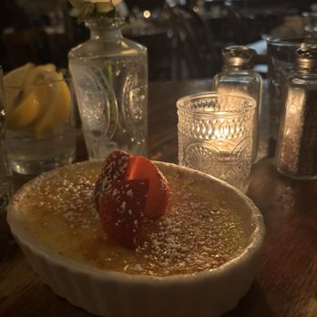 Barbès Restaurant - crème brûlée - French Near Me - Hoboken, New Jersey