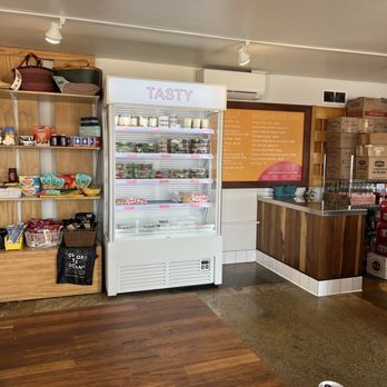 The Picnic Basket - Inside - Breakfast & Brunch Near Me - Santa Cruz, California