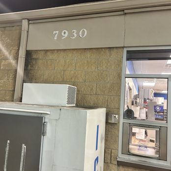 Meijer Express Gas Station - the entrance to the store - Gas Stations Near Me - Columbus, Ohio
