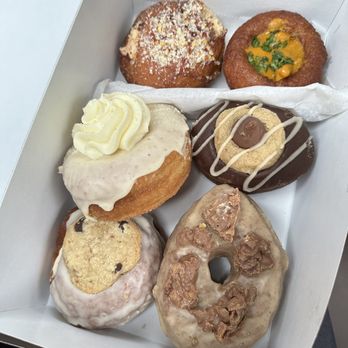 Starlight Doughnut Lab - Bakeries Near Me - Cincinnati, Ohio
