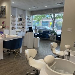 JS Nail Spa - Beautiful decor
