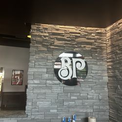 Boston Pizza - Entrance