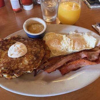 Elmer's Restaurant - Bacon & Tillamook- Potato Cakes - Breakfast & Brunch Near Me - Gresham, Oregon
