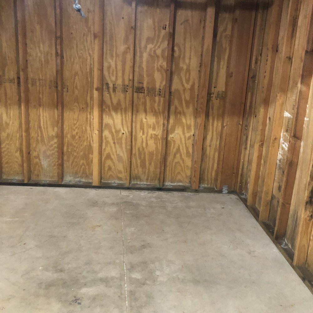 My large unit held an entire two bedroom apartment with plenty of space for extra additional items! My large unit held an entire two bedroom apartment with plenty of space for extra additional items!