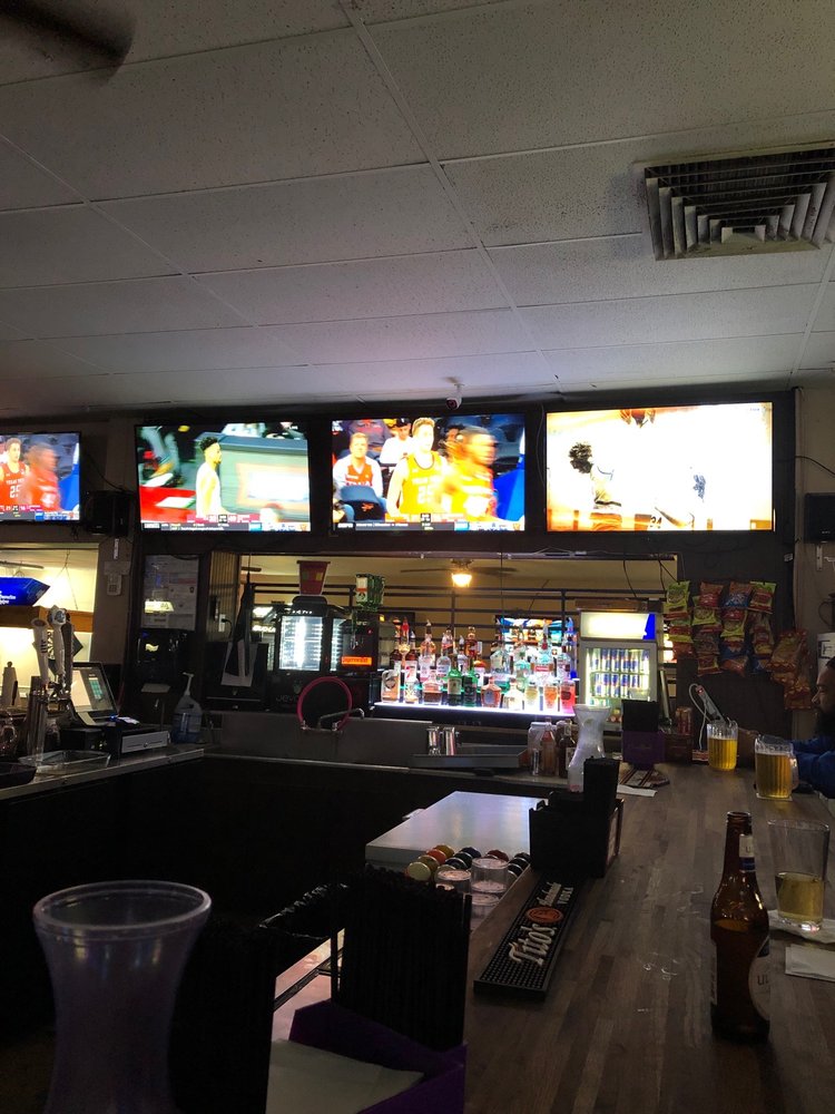 Social spots from Giz & Hums Billard And Brew