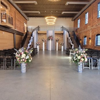Southern Florals & Drapes - Ceremony with drapes, columns and florals - Florists Near Me - Macon, Georgia Southern Florals & Drapes - Ceremony with drapes, columns and florals - Florists Near Me - Macon, Georgia