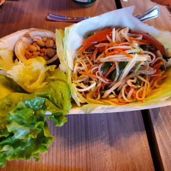 Srisiam Thai Kitchen - Papaya salad with peanuts on the side. If anyone in your party has a peanut allergy, the owners will gladly put the peanuts on the side. - Thai Near Me - Arcadia, California Srisiam Thai Kitchen - Papaya salad with peanuts on the side. If anyone in your party has a peanut allergy, the owners will gladly put the peanuts on the side. - Thai Near Me - Arcadia, California
