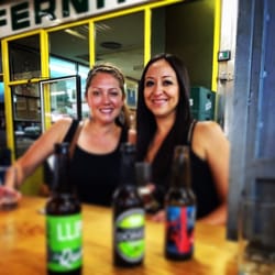 La Buena Pinta - Bottle tasting at La Buena Pinta!