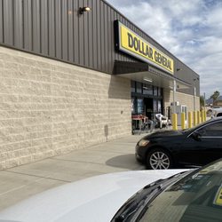 Dollar General - Entrance