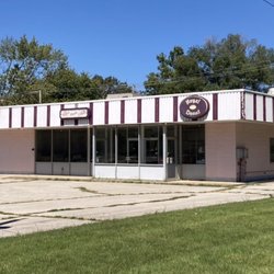 Royal Donut - Exterior