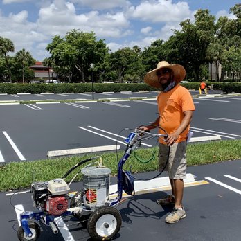 Exclusive Property Management - Reuben, spraying the curbs! - Property Management Near Me - Pompano Beach, Florida Exclusive Property Management - Reuben, spraying the curbs! - Property Management Near Me - Pompano Beach, Florida