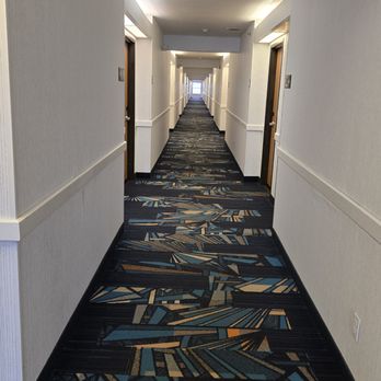 Hampton Inn by Hilton Youngstown-West I-80 - Hallway - Hotels Near Me - Youngstown, Ohio Hampton Inn by Hilton Youngstown-West I-80 - Hallway - Hotels Near Me - Youngstown, Ohio