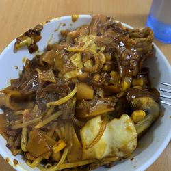Hua's Mongolian BBQ - My order: rice noodles, beef, cabbage, corn, broccoli