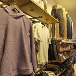 Lululemon - Very nice fabrics
