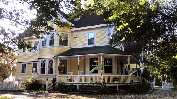 Inn at the Oaks by null