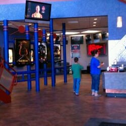 Aviator 10 Theater - Lobby