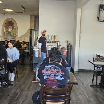 Emle's Restaurant - Dining Room - American Near Me - Northridge, California