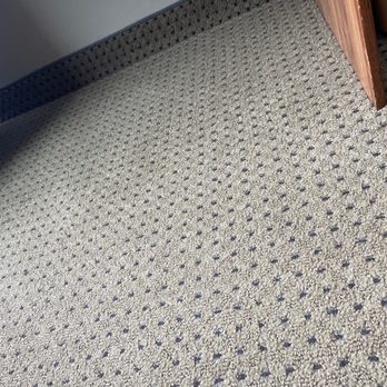 Abby Inn - dirty carpet , and the room smelling of cigarettes - Hotels Near Me - Abbotsford, Wisconsin