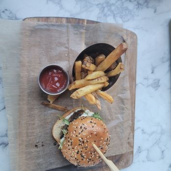 Stone Bar & Kitchen - Burger - Sports Bars Near Me - Columbus, Ohio Stone Bar & Kitchen - Burger - Sports Bars Near Me - Columbus, Ohio