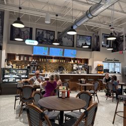 Coffee Bar and Smoothie area