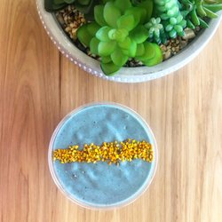Flat Belly Wellness Bar - Blue Majik Superfood Shake topped with Bee Pollen