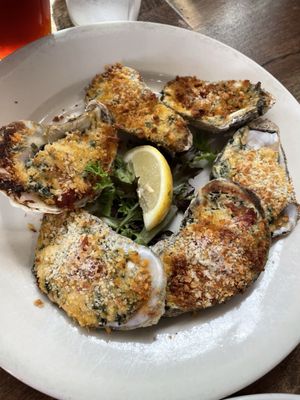 Beamie's At the River by null