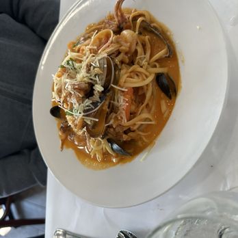 La Ronda Restaurant - Pasta fruto de Mar - Peruvian Near Me - San Mateo, California La Ronda Restaurant - Pasta fruto de Mar - Peruvian Near Me - San Mateo, California