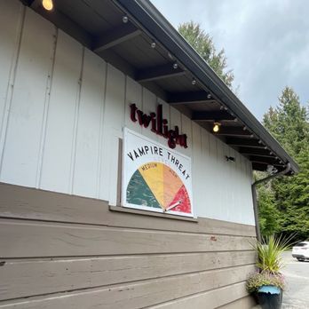Three Rivers Resort Restaurant - American Near Me - La Push, Washington