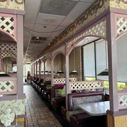 Country Waffles - Vintage decor. So many comfy booths!