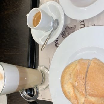 Versailles - Bakeries Near Me - Lisbon, 11
