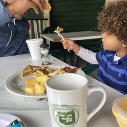 Breakfast on the patio Breakfast on the patio