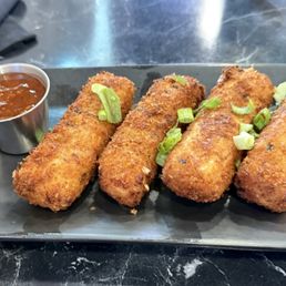 Crab Rangoon Mozzarella Sticks (4) Crab Rangoon Mozzarella Sticks (4)