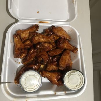 Pluckers Wing Bar - Oak Hill - Chicken Wings Near Me - Austin, Texas