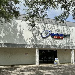 Global Golf - Exterior