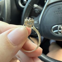 Joseph Anthony's Fine Jewelry - Broken prong