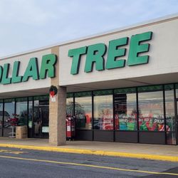Dollar Tree - Outside the store