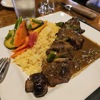Spiro's Restaurant - Souvlaki with rice and vegetables - Mediterranean Near Me - Chesterfield, Missouri