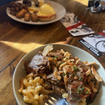 South Fork North Bend - Bbq brisket mac and cheese made with Beechers - Cafes Near Me - North Bend, Washington South Fork North Bend - Bbq brisket mac and cheese made with Beechers - Cafes Near Me - North Bend, Washington