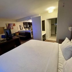 Residence Inn Blacksburg- University - King Suite (bed and bathroom)
