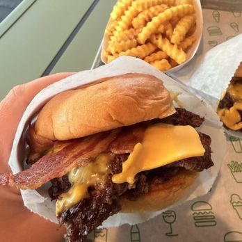 Shake Shack Southdale - Double Bacon Cheeseburger - Fast Food Near Me - Minneapolis, Minnesota Shake Shack Southdale - Double Bacon Cheeseburger - Fast Food Near Me - Minneapolis, Minnesota