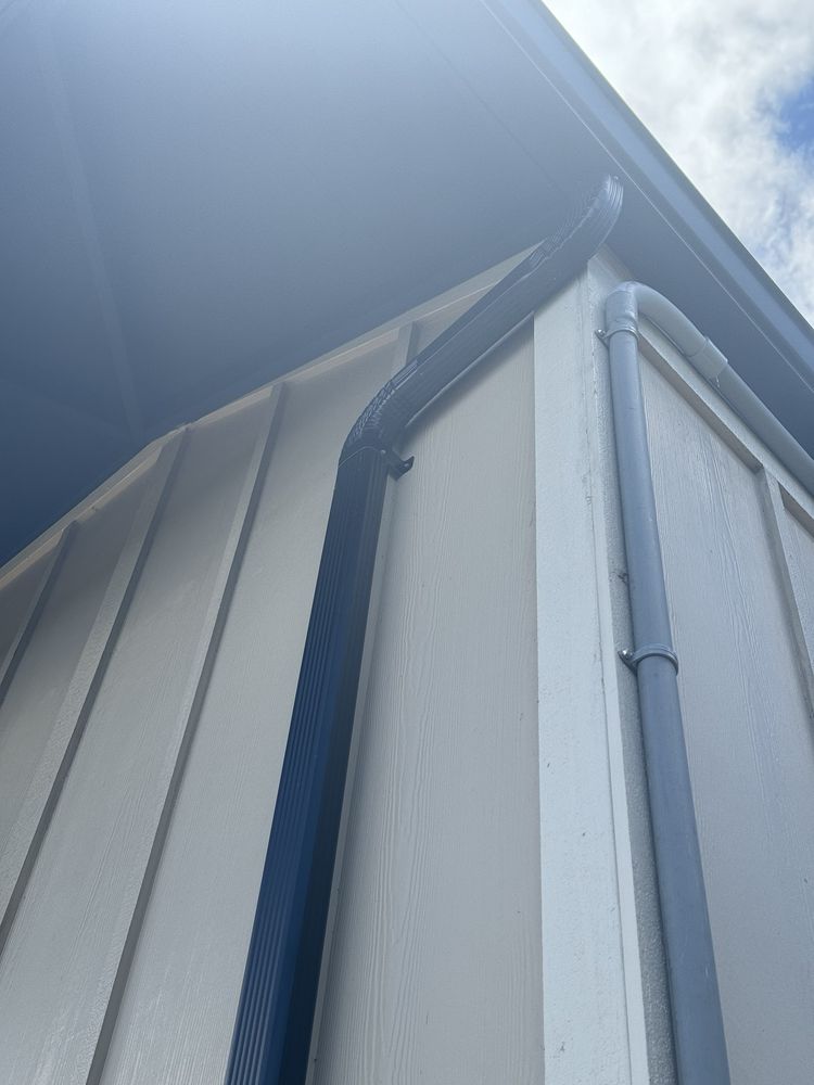 Slide of J&E ROOFING