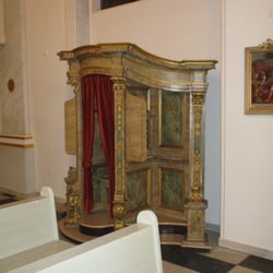 Pfarrkirche St. Joseph - Einer der Beichtstühle.