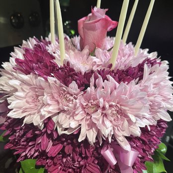 Gulfport Florist - The actually flower cake received - Florists Near Me - Gulfport, Florida Gulfport Florist - The actually flower cake received - Florists Near Me - Gulfport, Florida