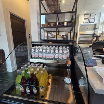 Lapluma Coffee & Wine - Coffee & Tea Near Me - Alexandria, Virginia