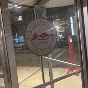 Giordano's - Signage - Pizza Near Me - Chicago, Illinois