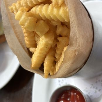 5 Napkin Burger - Crinkle Fries - Burgers Near Me - New York, New York