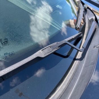 Auto Zone - Old Windshield Wipers - Auto Parts & Supplies Near Me - Lorton, Virginia